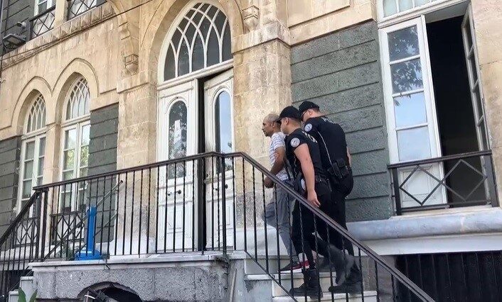 İzmir’de Yunus ekiplerinin yaptığı denetimlerde, haklarında kesinleşmiş hapis cezası bulunan