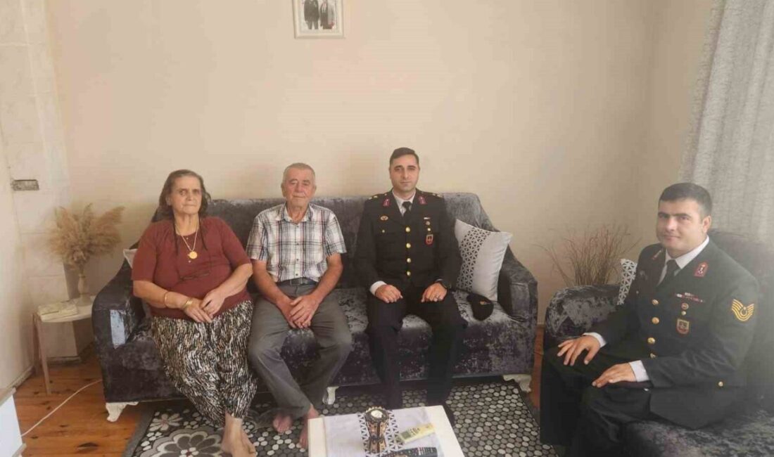 Jandarma ekipleri, Aydın’ın Karpuzlu ve Koçarlı ilçesinde yaşayan Kıbrıs gazilerini