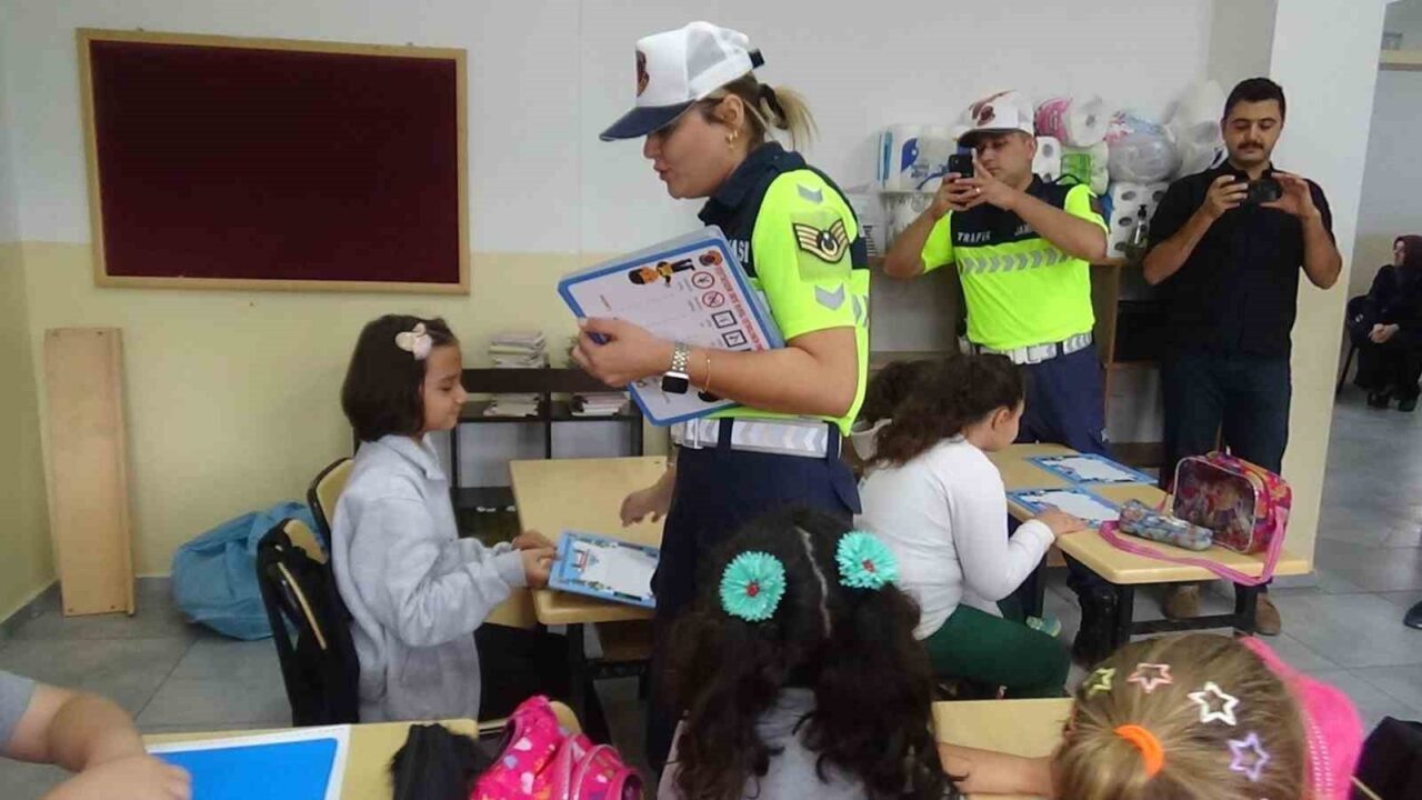 Bolu’nun Mudurnu ilçesi Yazılar Köyü İlkokulu ve Ortaokulu’nda yeni eğitim-öğretim