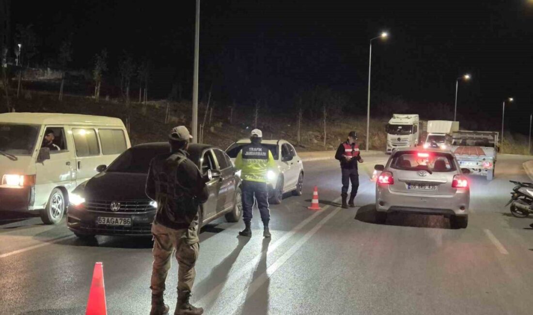 Adıyaman’ın Gölbaşı ilçe Jandarma Komutanlığı ekiplerince asayiş ve güvenlik uygulaması