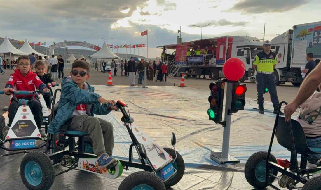 Afyonkarahisar’da jandarma ekipleri trafik kazaları ile çocuklara ve gençlere uygulamalı