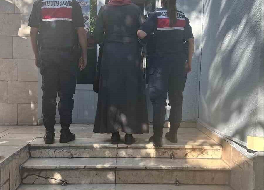 Kayseri’de jandarma ekipleri tarafından yapılan çalışmalarda; ‘FETÖ/PDY silahlı terör örgütüne