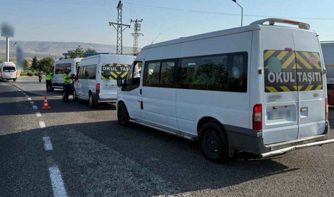 Gaziantep’te jandarma ekipleri, eğitim-öğretim yılının ilk gününde 238 personelin katılımıyla