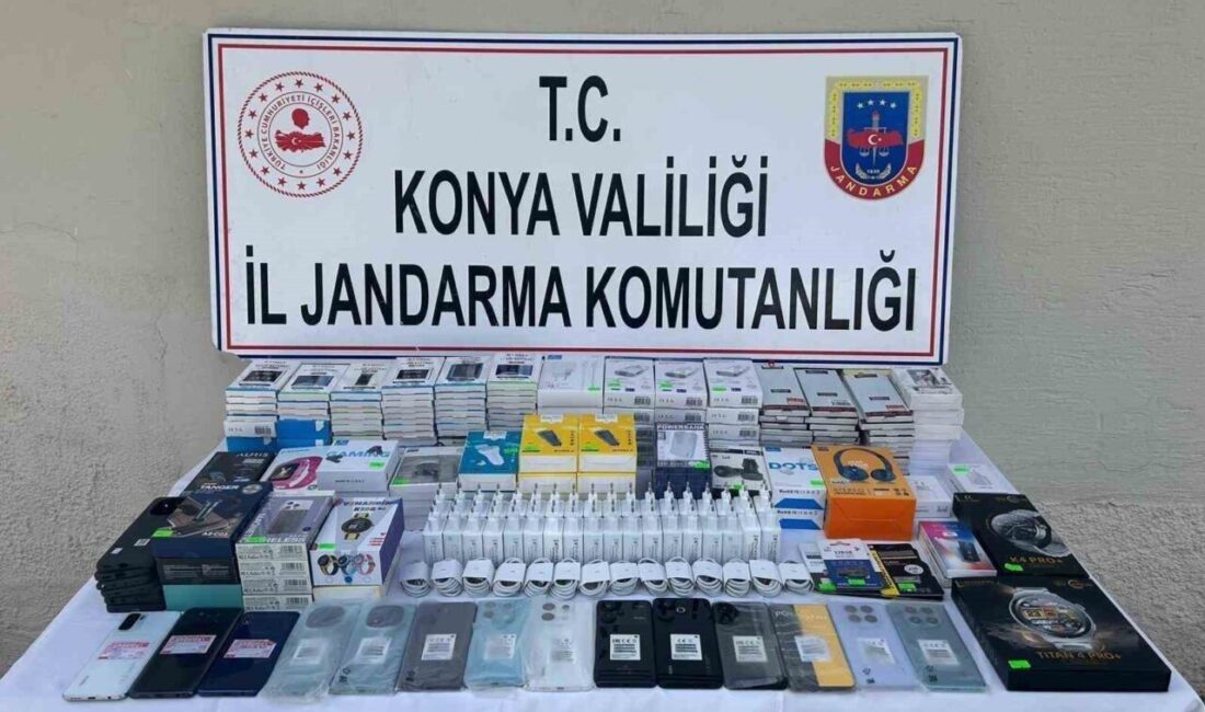 Konya’nın Ereğli ilçesinde kaçakçılara yönelik düzenlenen operasyonda gümrük kaçağı cep