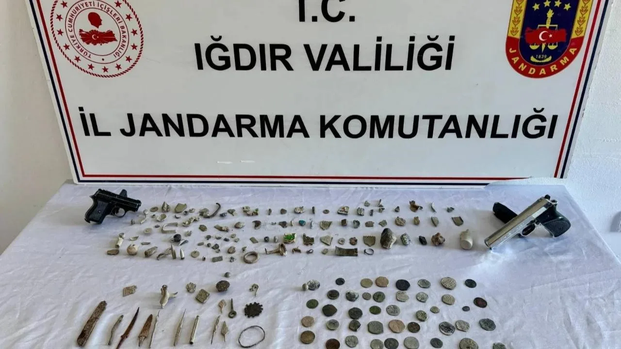 Iğdır İl Jandarma Komutanlığı ekipleri, Tuzluca ilçesinde düzenledikleri operasyonla tarihi
