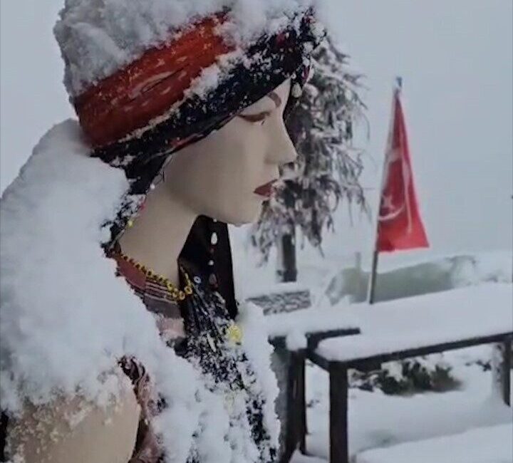 Karadeniz’i dün etkisi altına alan şiddetli sağanak yağış, Rize’nin yüksek