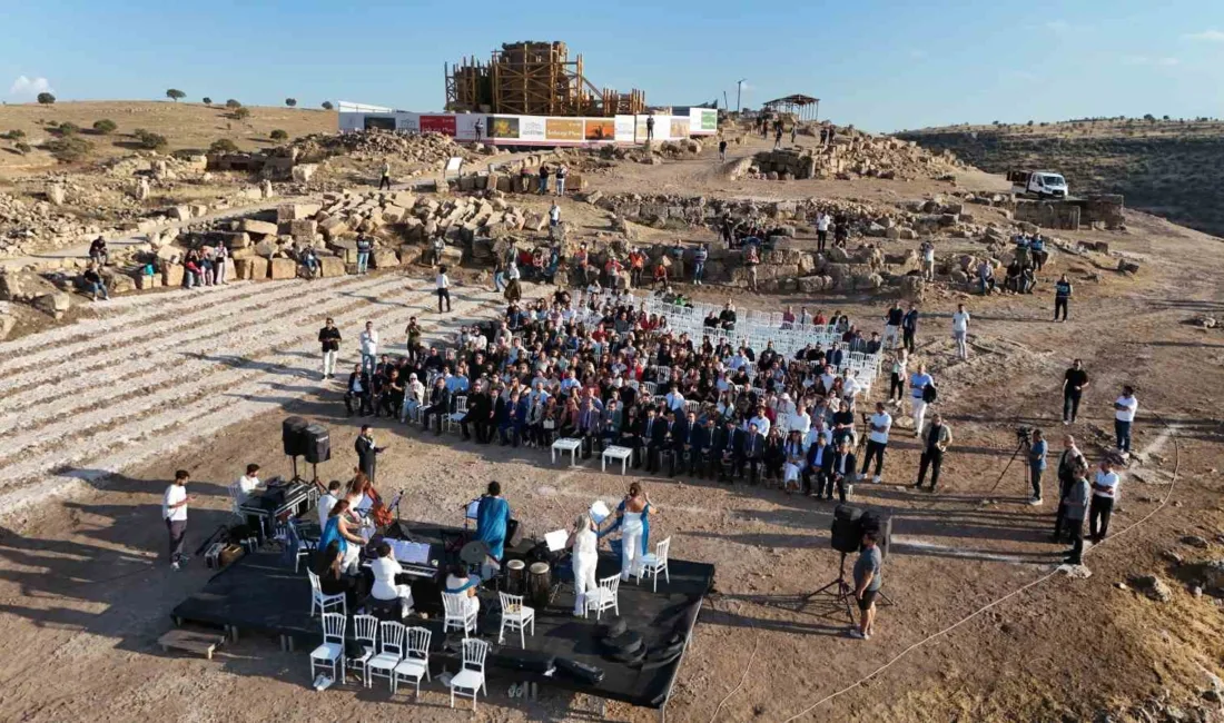 Diyarbakır’ın tarihi mirasının simgelerinden Zerzevan Kalesi’nde kadın müzik topluluğu Allegra