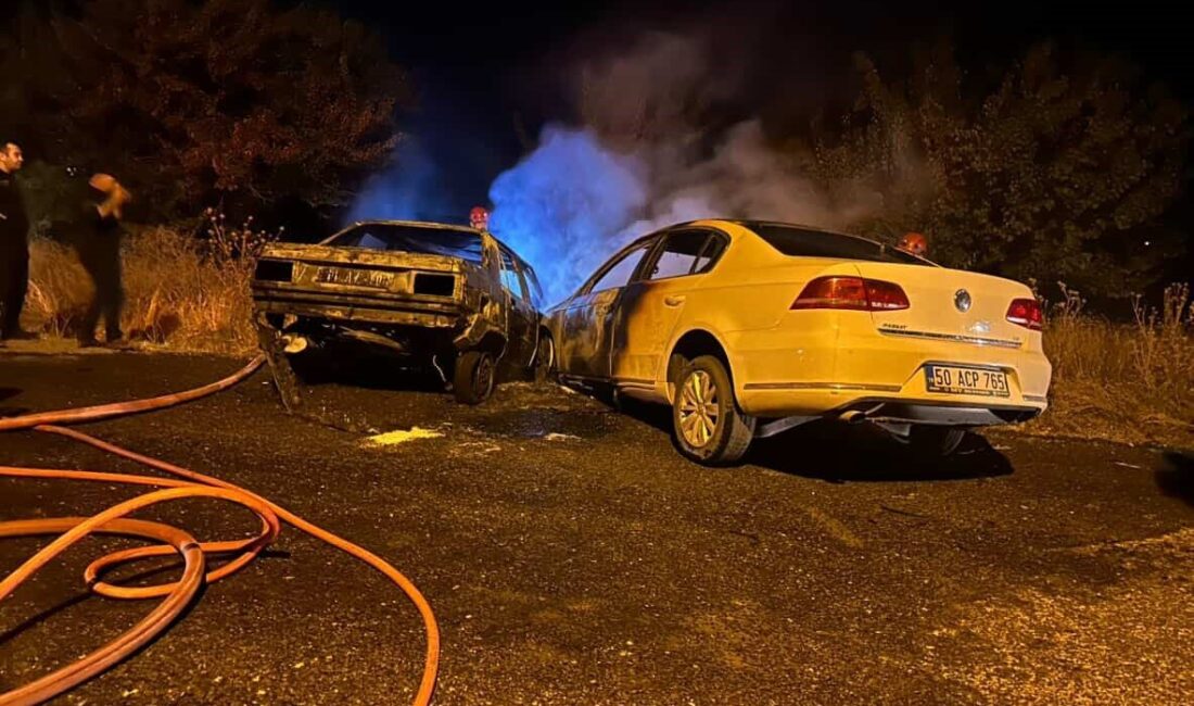 Nevşehir’de kafa kafaya çarpışan otomobiller alev aldı. Kazada 2 kişi