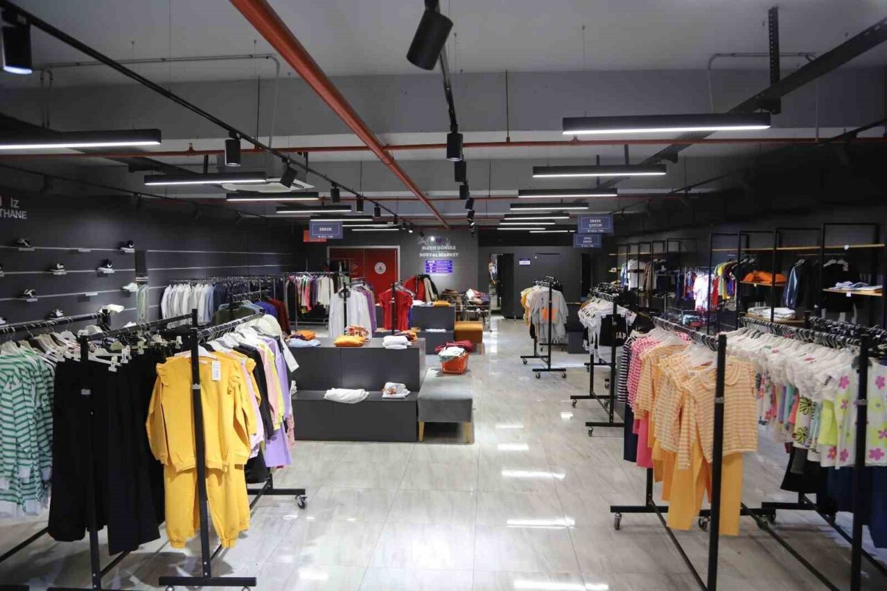 Kağıthane Belediyesi, hayata geçirdiği Elden Gönüle Sosyal Yardım Merkezi ile