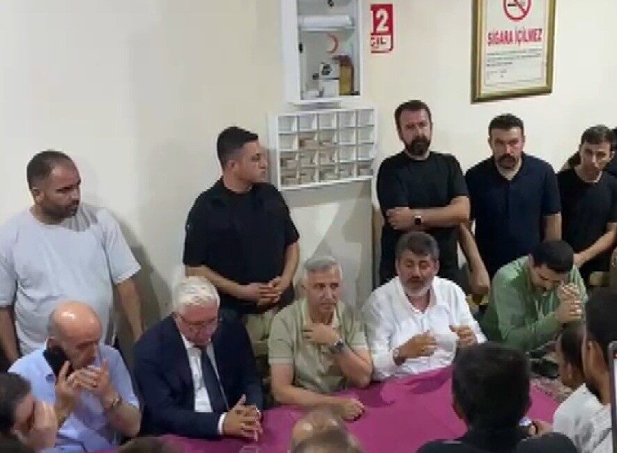 Kahramanmaraş’ta tırın çarptığı 17 yaşındaki çocuk hayatını kaybetti. Vatandaşlar tarafından