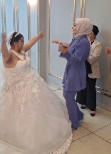 Kahramanmaraş’ta özel birey Büşra için temsili düğün düzenlendi. Onikişubat Gündüzlü