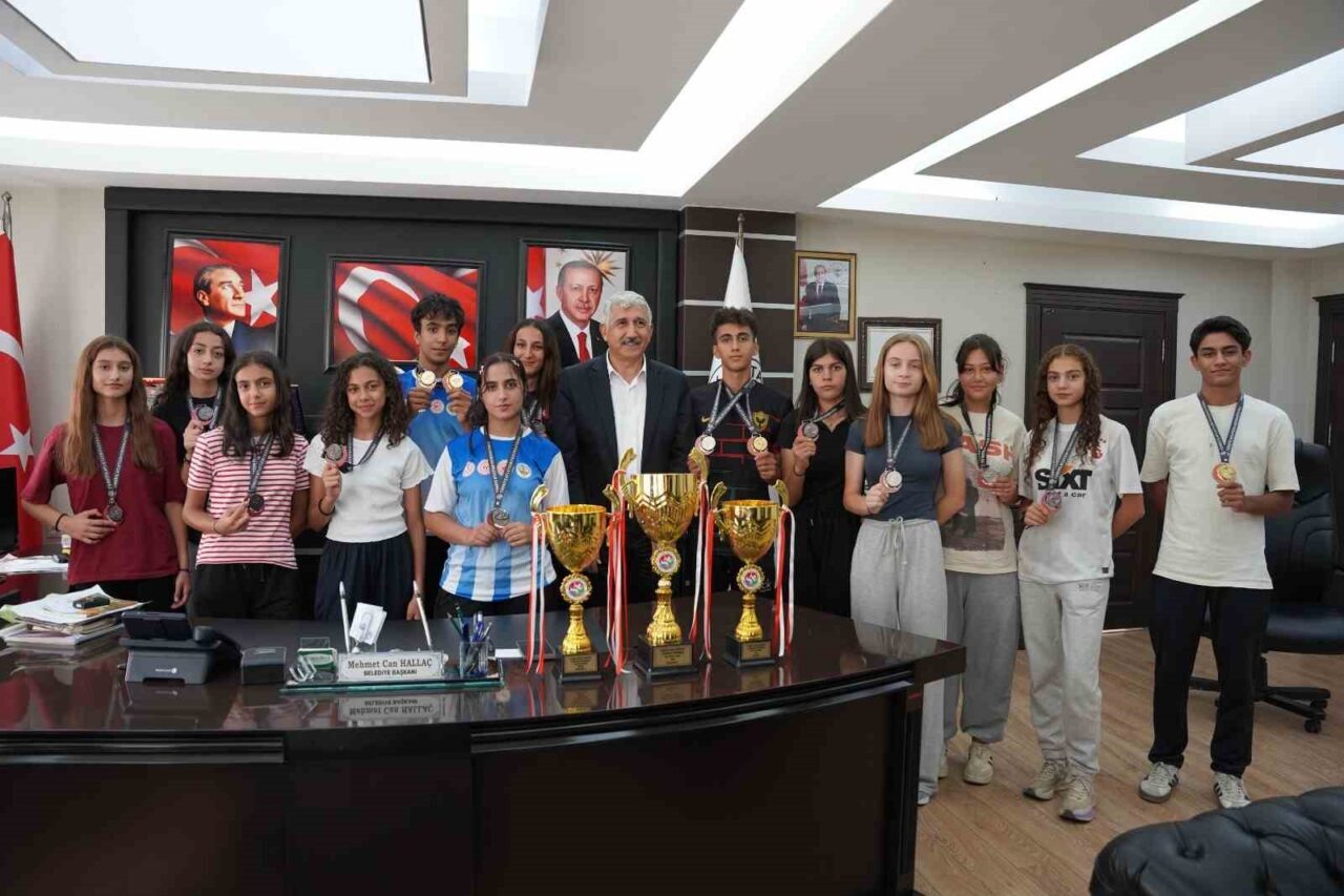 Adıyaman’ın Kahta Belediye ilçe Başkanı Mehmet Can Hallaç’ın öncülüğünde ilçemizde