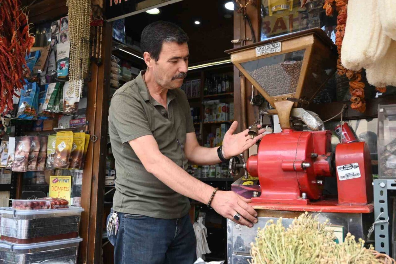 Eskişehir’de baharatçı ve kahveci esnafı olan Metin Ağılönü, yaklaşık yarım