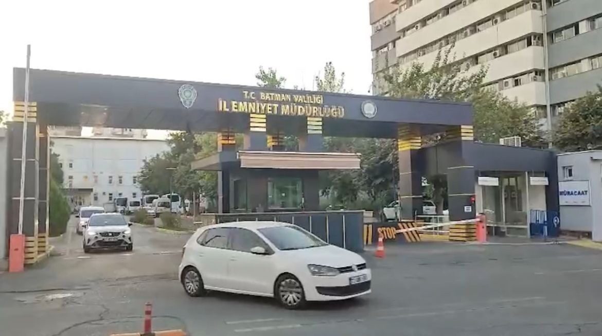 Batman’da kamu kurumlarında ücret karşılığı işe koyma vaadi ile vatandaşları