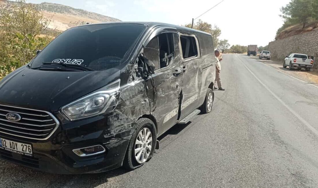 Adıyaman’da kamyon ile minibüsün çarpışması sonucu 1 kişi yaralandı. Edinilen