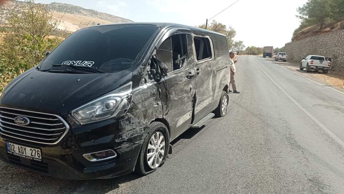 Adıyaman’da kamyon ile minibüsün çarpışması sonucu 1 kişi yaralandı. Edinilen
