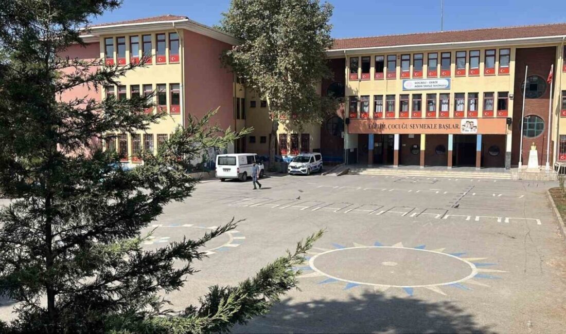 Kocaeli’nin Gebze ilçesinde okul kantininden aldıkları ekler pastadan yiyen 5