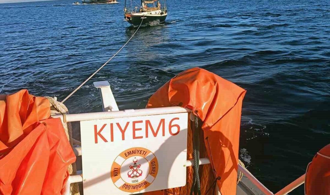 Muğla’nın Bodrum ilçesi açıklarında makine arızası yapan ve içinde 3