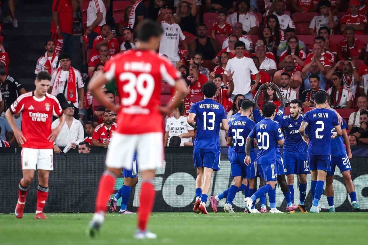 Azerbaycan takımı Karabağ, Portekiz ekibi Benfica deplasmanında 2-0 geriye düştüğü