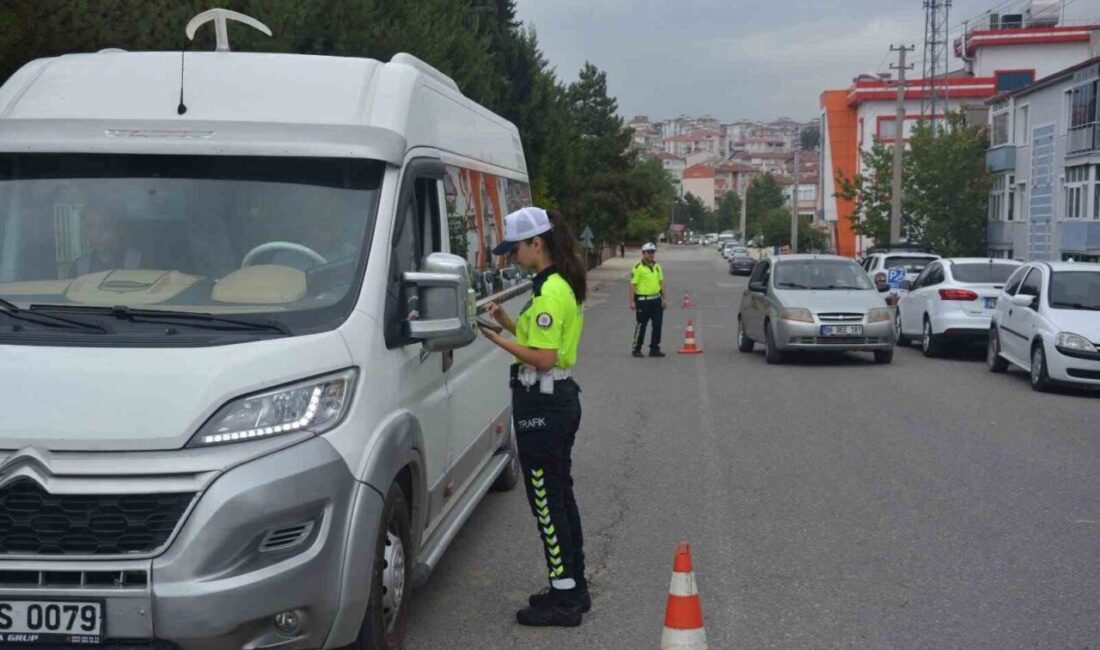 Karabük’te emniyet ve jandarma ekipleri, öğrencilerin güvenliği için okul servis