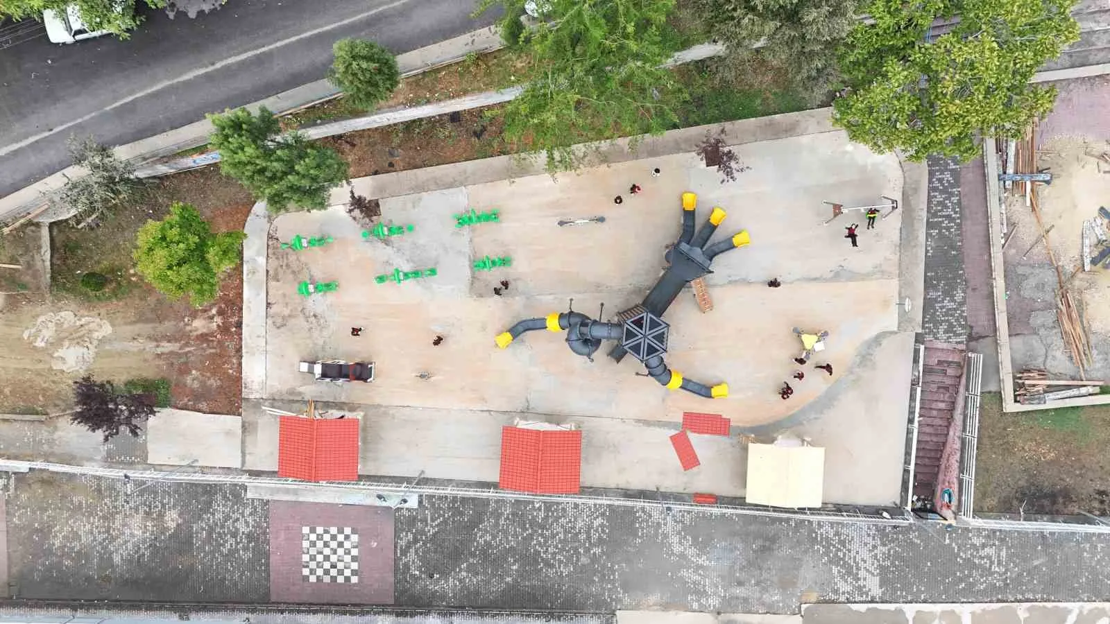 Karabük Belediyesi, şehir genelindeki park ve açık hava spor alanlarını