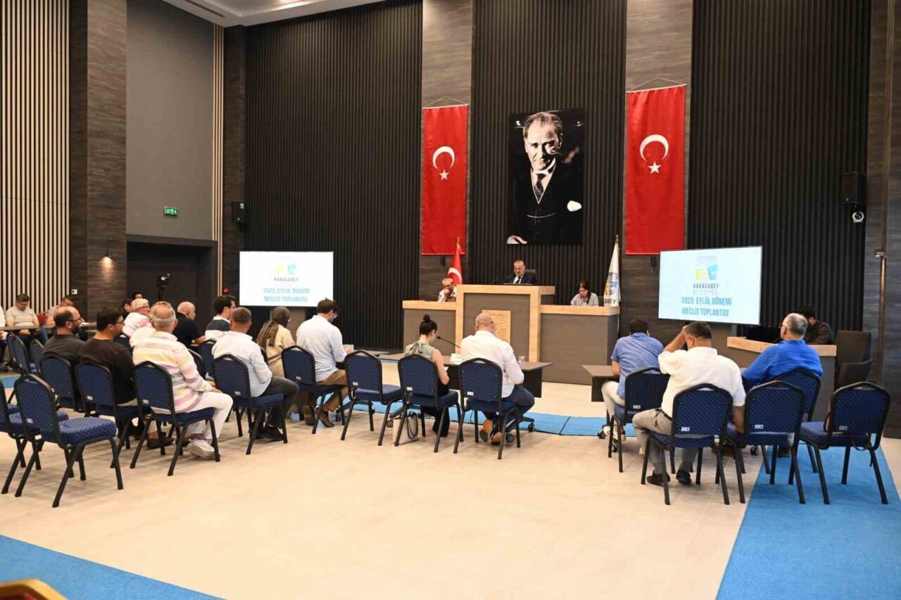 Karacabey Belediye Meclisi, bir aylık tatilin ardından Eylül ayı oturumunu