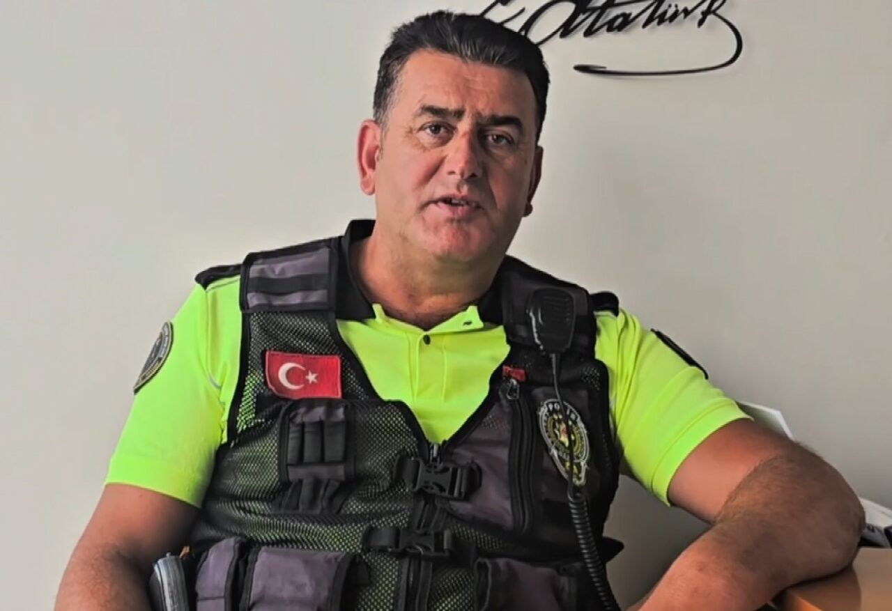 Bursa’da Karacabey Boğazı açıklarında batan teknesindeki 3 kişiyi kurtaran 23