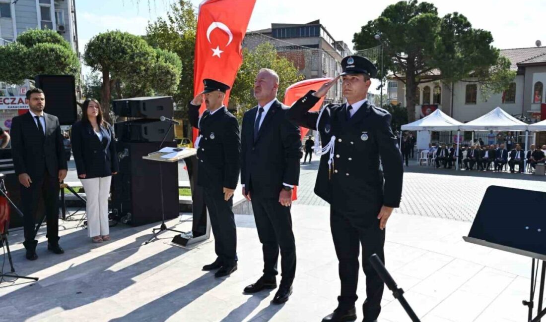 Karacabey’in düşman işgalinden kurtuluşunun 103. yılı, Cumhuriyet Alanı’nda düzenlenen çelenk