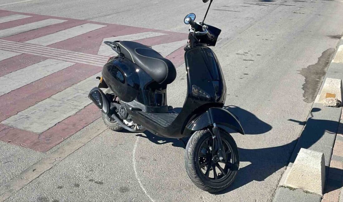 Karaman’da meydana gelen kazada otomobille çarpışan motosikletli yaralandı. Kaza, sabah