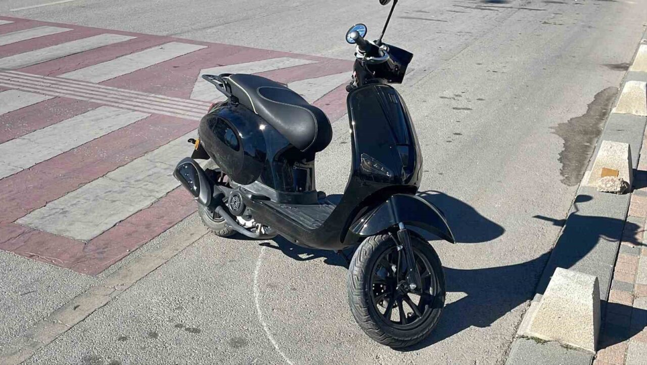 Karaman’da meydana gelen kazada otomobille çarpışan motosikletli yaralandı. Kaza, sabah