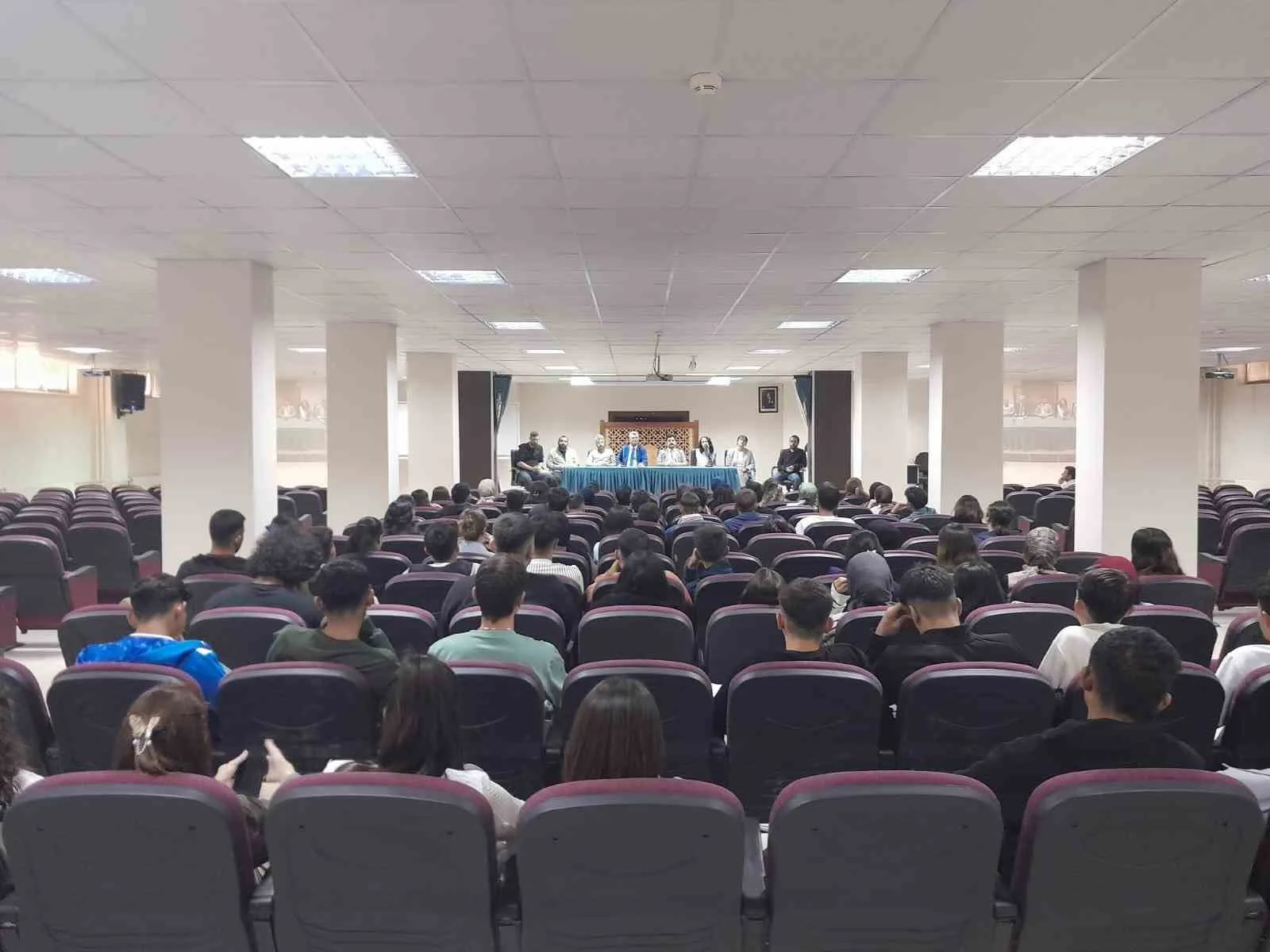 Selçuk Üniversitesi Karapınar Aydoğanlar Meslek Yüksekokulu’nda ’Oryantasyon’ programı düzenlendi. Selçuk