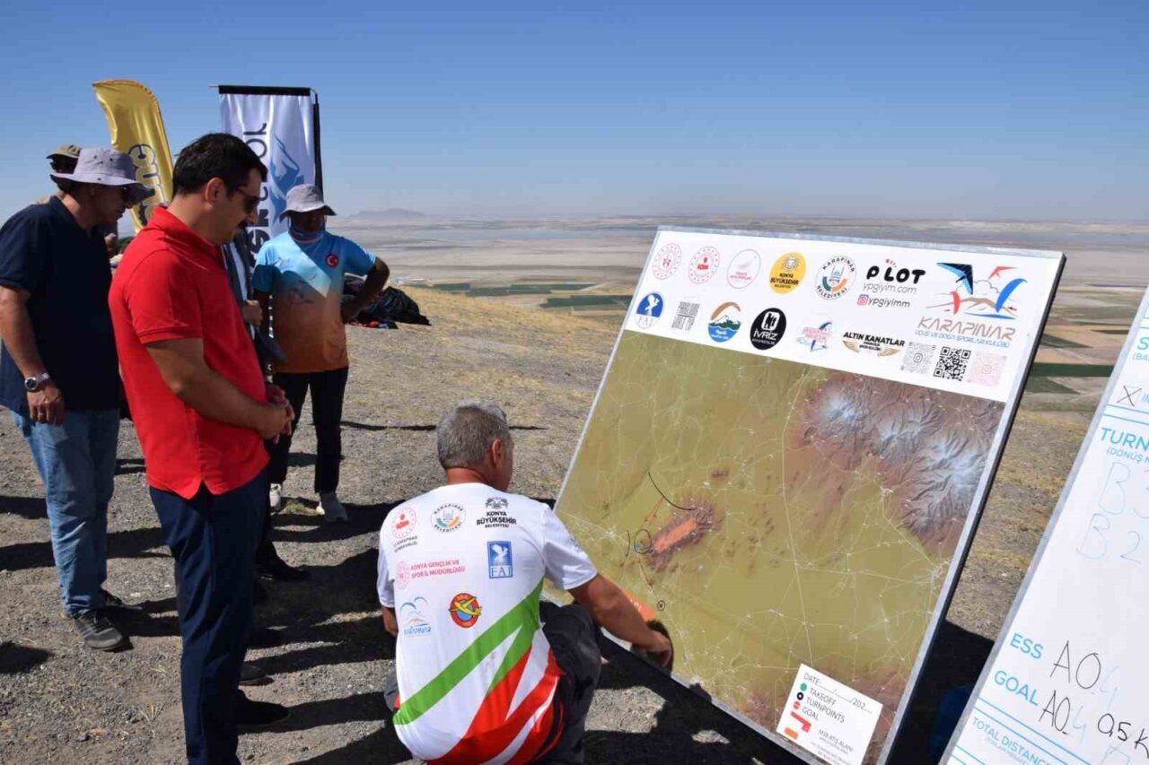 Konya’nın Karapınar ilçesi, PRE-PWC Dünya Yamaç Paraşütü Dünya Kupası Ön