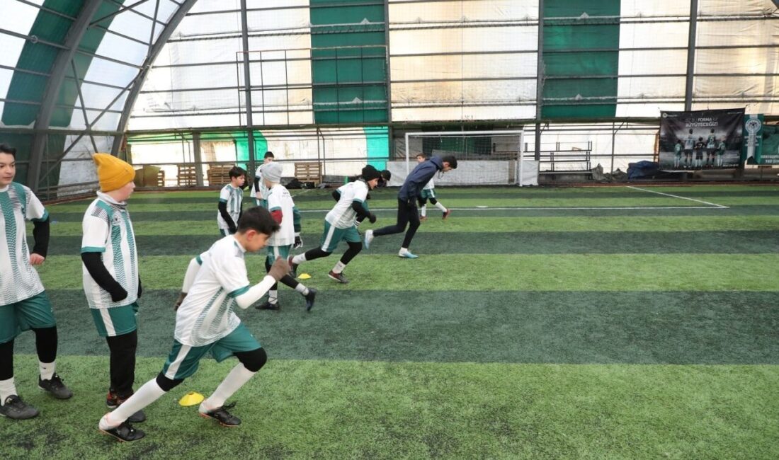 Konya’nın merkez Karatay İlçe Belediyesi’nin, gençlerin vakitlerini sporla değerlendirmelerini sağlamak