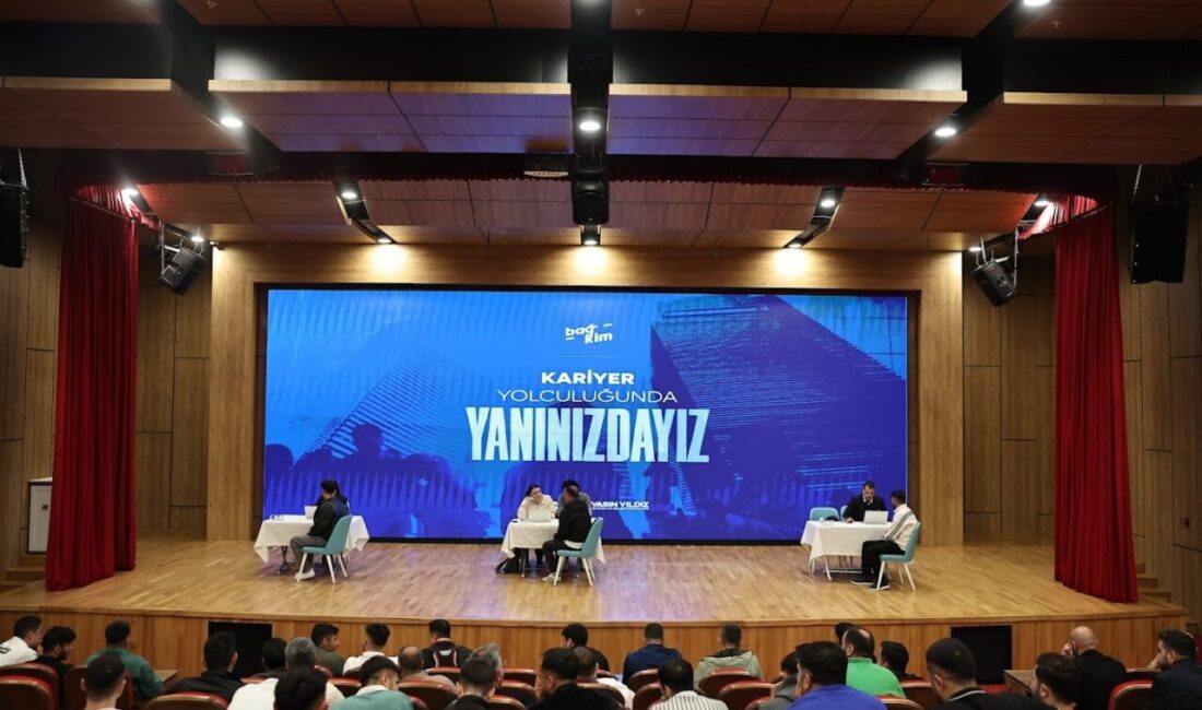 İş arayanlar ile iş verenleri buluşturan Bağcılar Belediyesi Kariyer Merkezi,