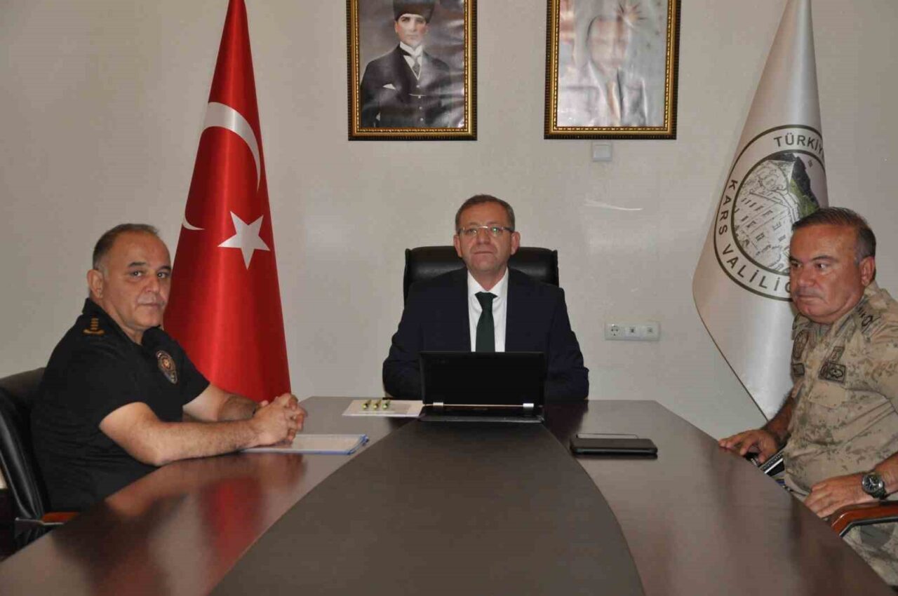 Kars’ta Ağustos ayı asayiş ve güvenlik toplantısı Vali Ziya Polat,