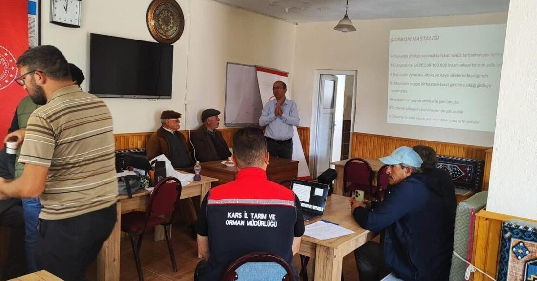 Kars’ta çiftçilere yönelik şarbon hastalığı konusunda bilgilendirme eğitimi düzenlendi. Tarım