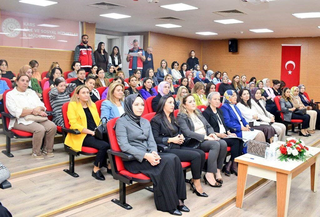 Kars’ta, Aile ve Sosyal Hizmetler İl Müdürlüğü tarafından “Gönül Elçileri