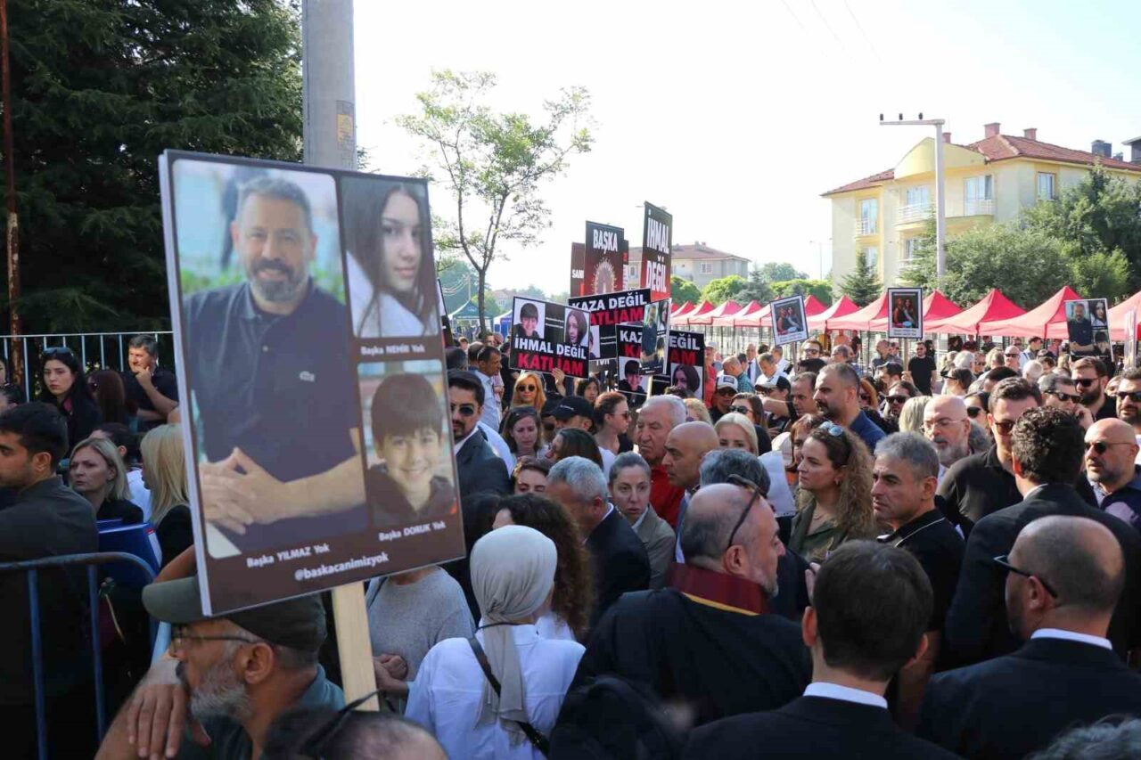 Bolu’nun Kartalkaya Kayak Merkezi’nde 21 Ocak’ta çıkan ve 78 kişinin