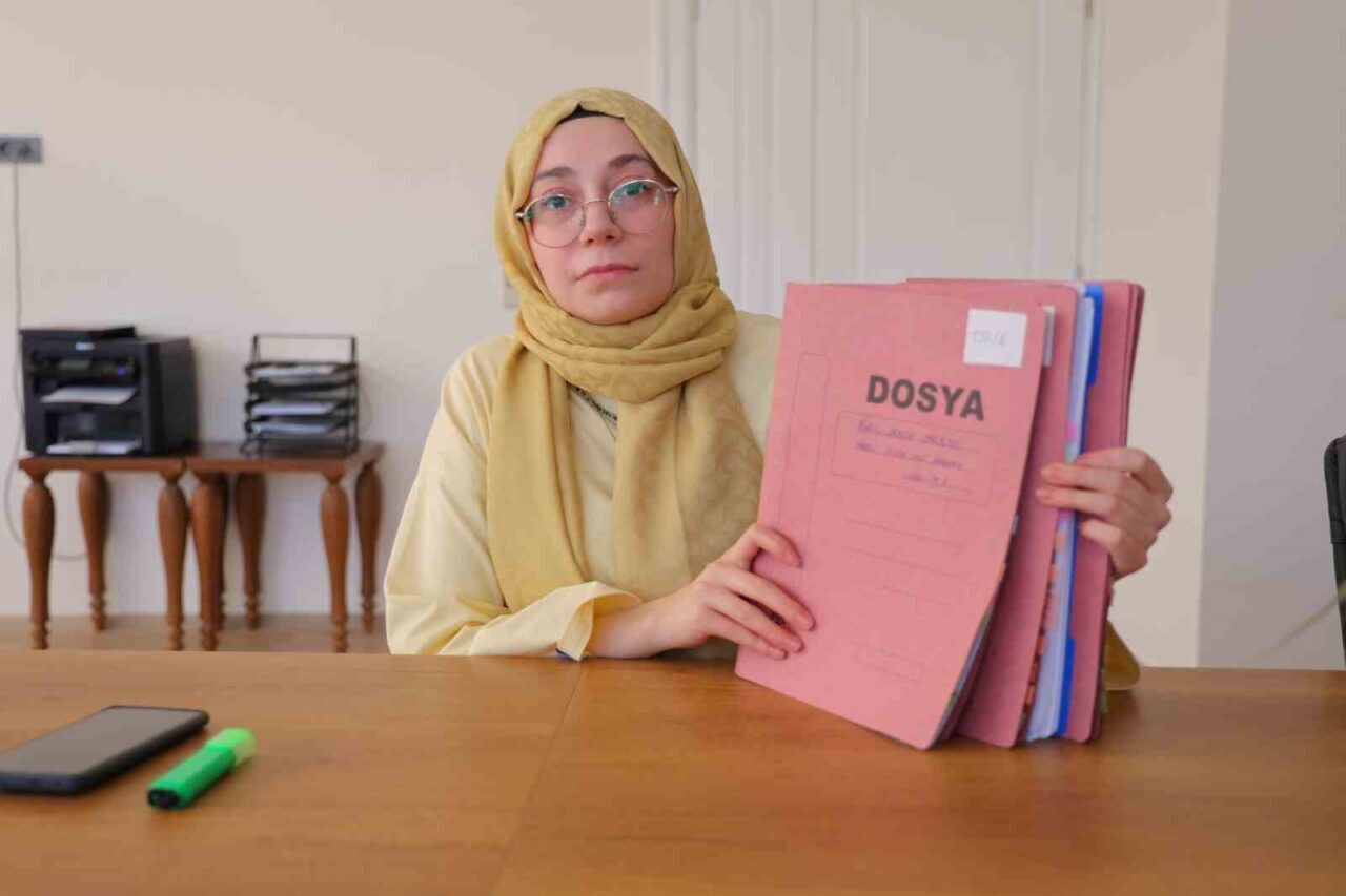 Kahramanmaraşlı üniversite öğrencisi Gümüşhane’de arkadaşına güvenerek kartını ve şifresini verdi.