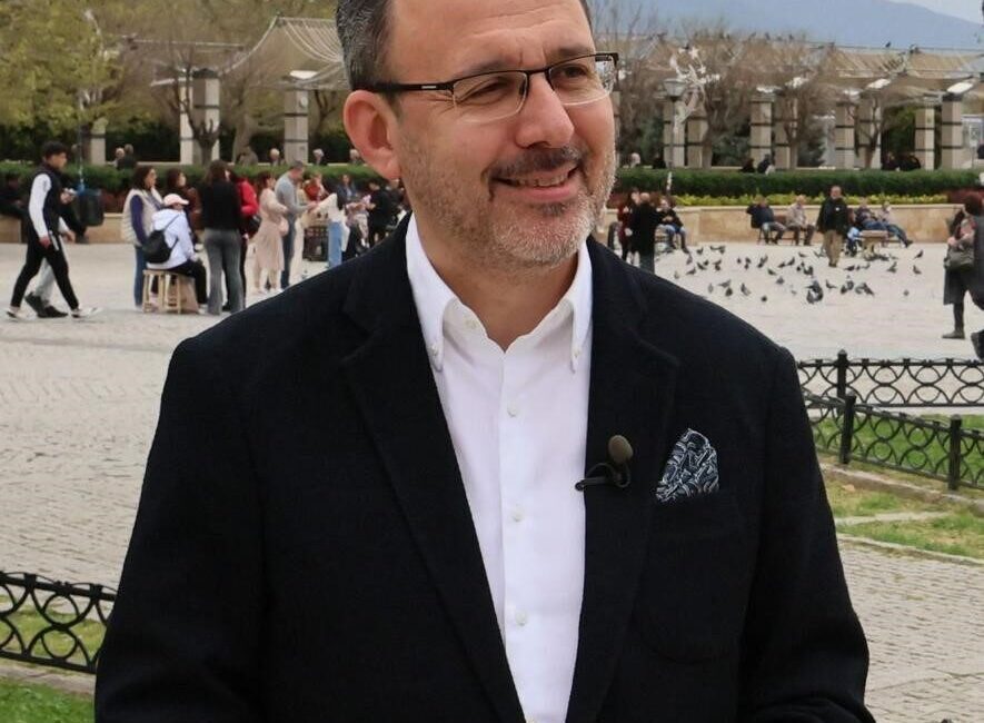 Önceki dönem Gençlik ve Spor Bakanı, AK Parti İzmir Milletvekili