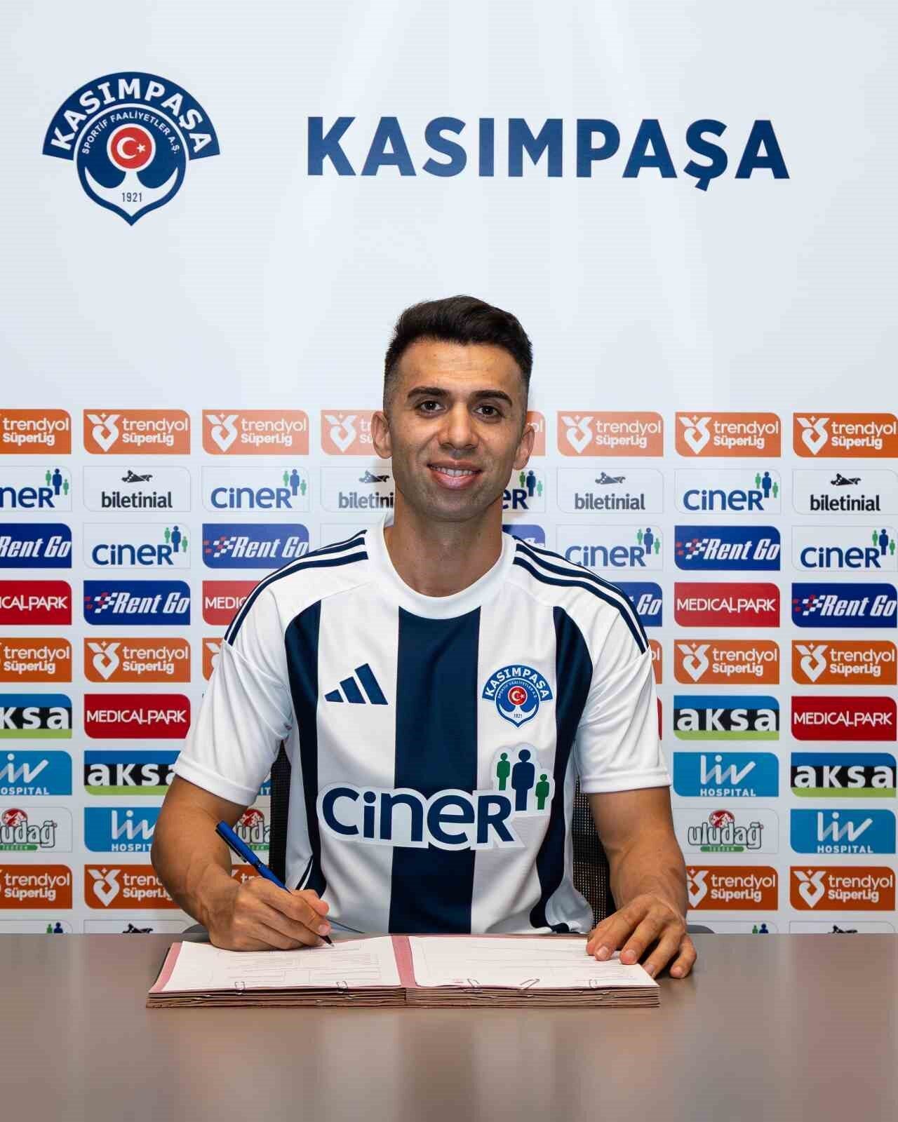 Kasımpaşa sol bek oyuncu Emre Taşdemir’i kadrosuna kattığını açıkladı. Kasımpaşa,