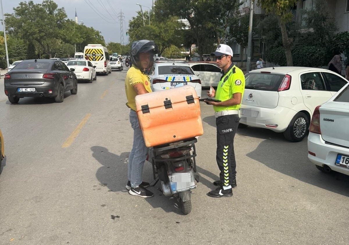 Manisa’da yapılan kask ve kaldırım denetimlerinde 2 bin 685 araç