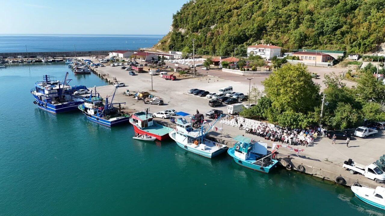 Kastamonu’nun Cide ilçesinde, 231 balıkçı teknesi ve bin 190 balıkçı,