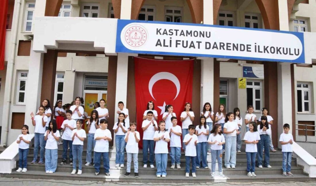Kastamonu’da 2025-2026 eğitim öğretim yılının ilk ders zili düzenlenen törenle