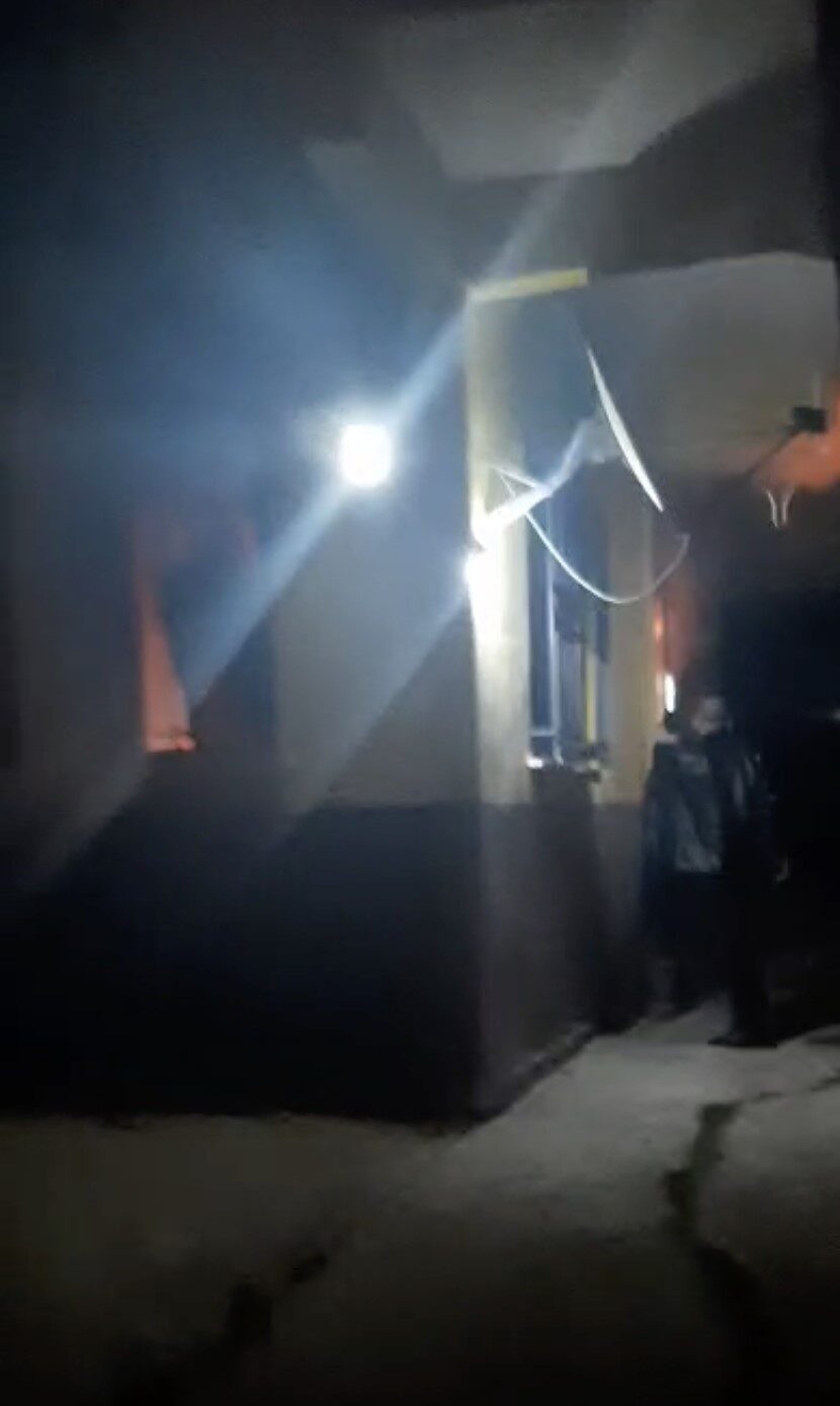 Kastamonu’nun Cide ilçesinde boş olan evde çıkan yangın itfaiye ekipleri