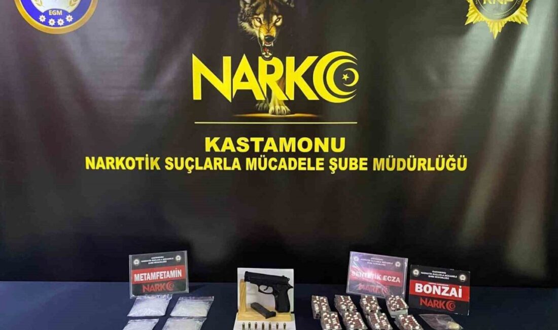 Kastamonu’da polis ekiplerince düzenlenen operasyonda çok miktarda uyuşturucuyla yakalanan üç