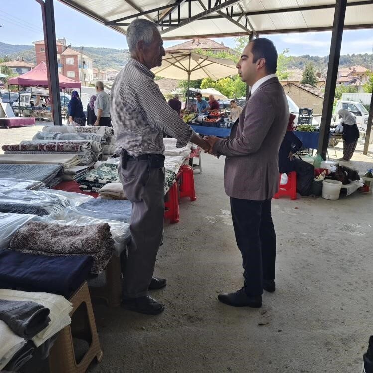 Bilecik’in Yenipazar ilçesinde Kaymakam Mehmet Salih Uçar, ilçe merkezinde kurulan