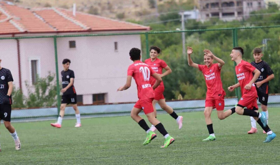 Kayseri U16 Ligi B Grubu 1. haftasında Zeki Akparlarspor ile
