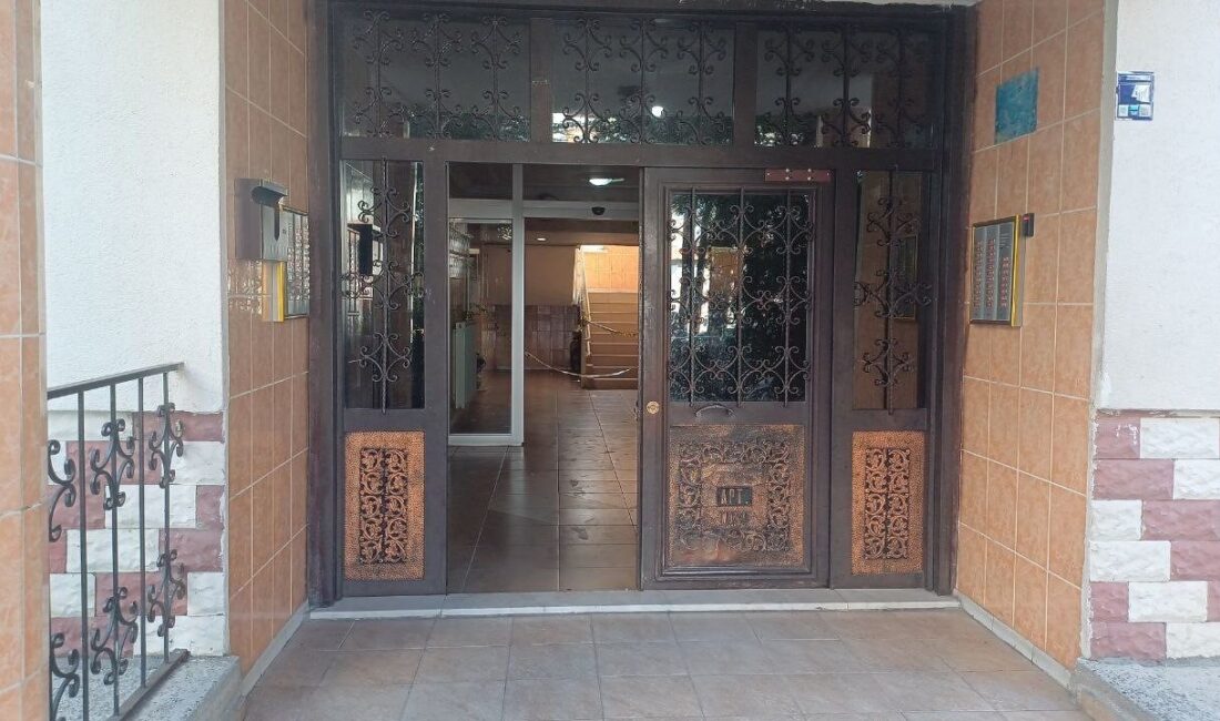 Kayseri’nin Talas ilçesinde tartıştığı şahıs tarafından defalarca bıçaklanan bina görevlisi