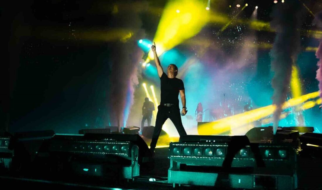 Ünlü şarkıcı Kıraç, Kayseri Kültür Yolu Festivali’nin ikinci gününde verdiği